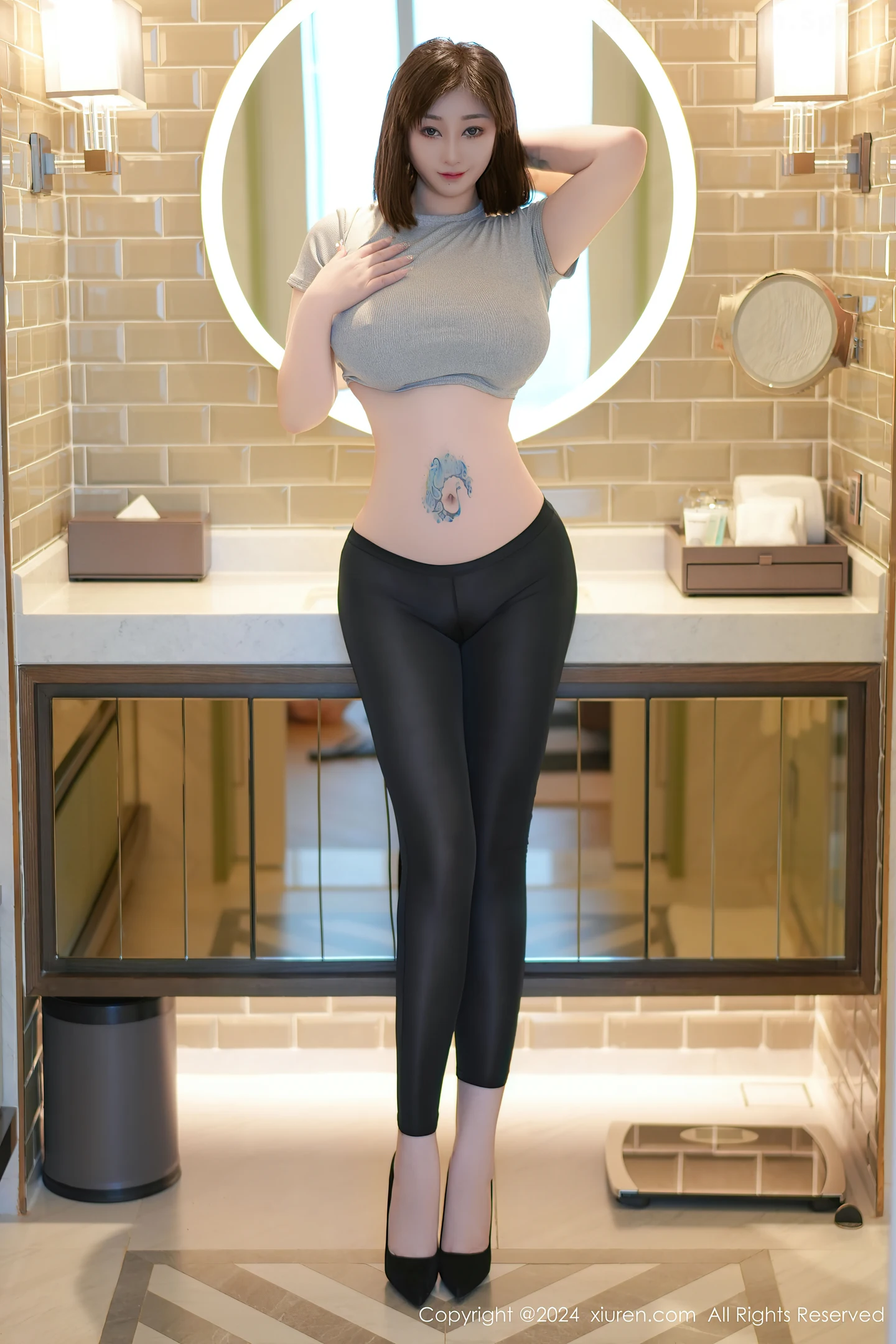 图片[5]-[XiuRen秀人网] VOL.9153 女神妲己 Toxic私房性感灰色T恤配黑丝裤袜秀雪峰美臀诱惑写真41P-秀人网官方网站